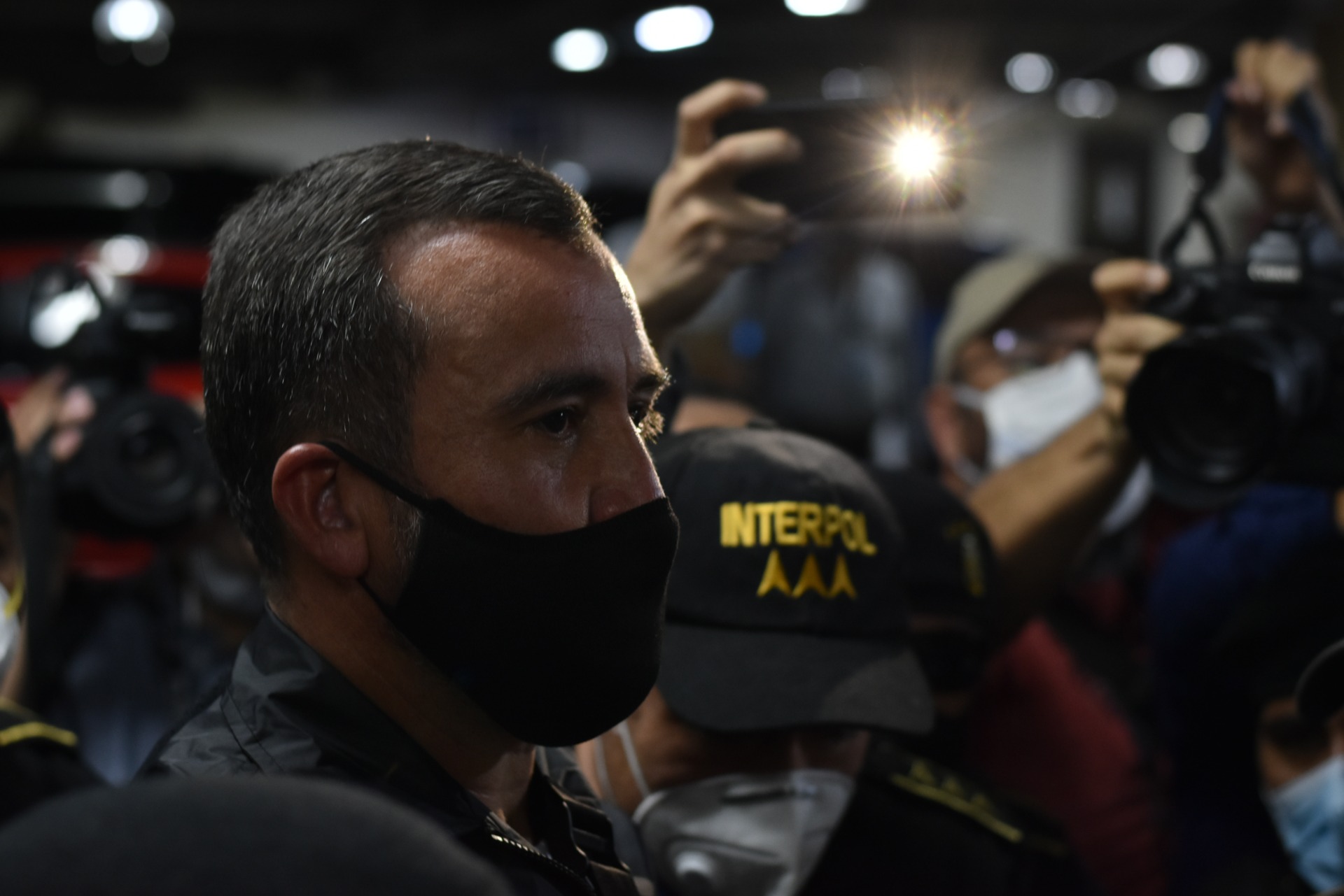 Después de cuatro años de ser prófugo de la justicia, el exministro de Comunicaciones, Alejandro Sinibaldi se puso a la disposición de la justicia el 24 de agosto del 2020 en México, para luego ser trasladado a Guatemala.